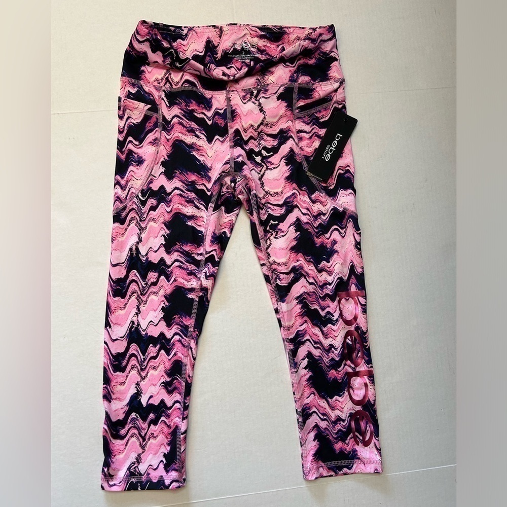 Bebe Sport women’s black & pink print with side pockets capri Sz-S NWT I8‎